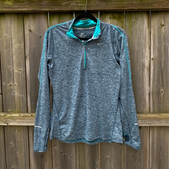 Nike Tops - NIKE Half Zip Up